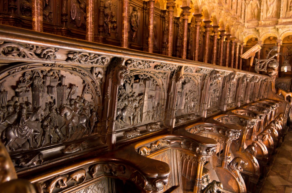 Coro de la catedral de Toledo, con los grabados de la Guerra de Granada