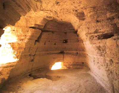 Interior de las cuevas de Qumram
